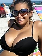 big boobs in West Hempstead